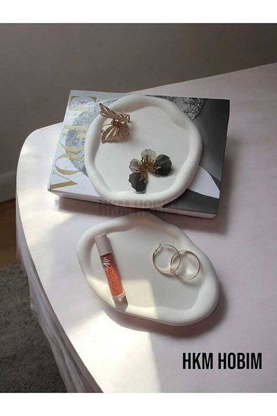HKM Hobim Set of 2 Jewelry Plates with Wavy Design – Stylish and Decorative Organizer