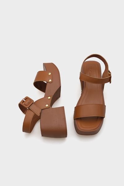 Capone Outfitters Dulce Blunt Toe Single Strap Plateau Heeled Damen Sandalen