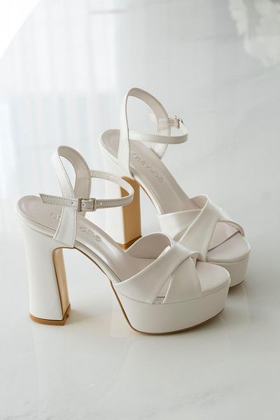 sovrana Cross Band Detailed Thick Platform Heeled Shoes Mother of Pearl
