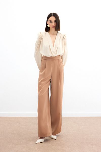 Sateen Pantaloni casual din satin cu buzunare - Camel