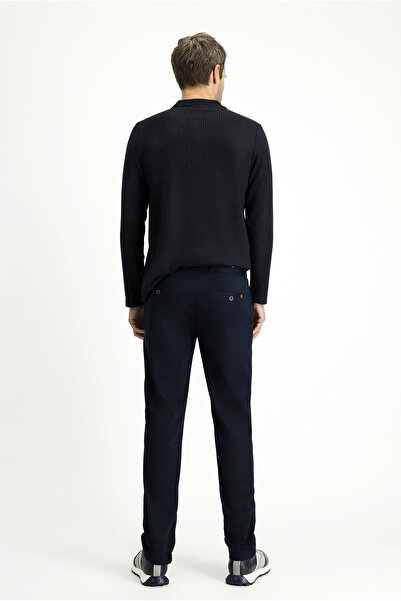 Kiğılı Pantaloni din pânză/chino cu croială normală