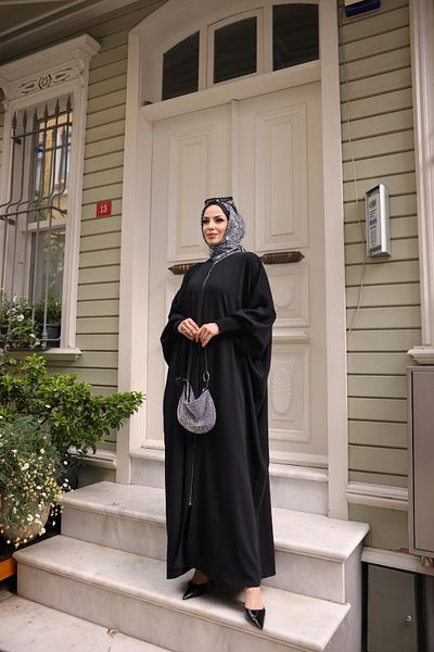 KADEEM BAT Abaya
