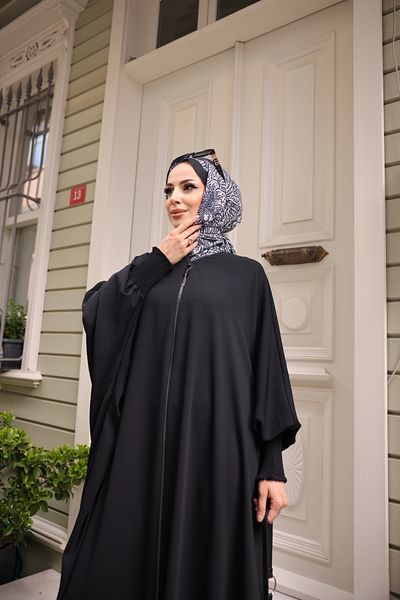KADEEM BAT Abaya