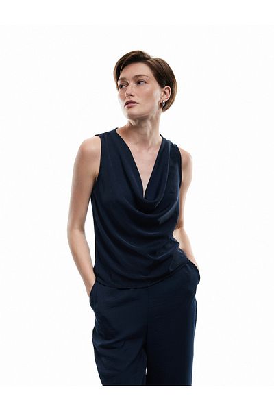 Koton Aerobin Fabric Sleeveless Degaje Collar Satin Blouse