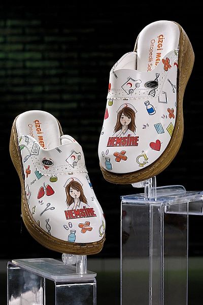 ÇİZGİ MEDİKAL Vivocolor Nurse Pattern Γυναικείες παντόφλες Sabo Orthopedic Doctor Nurse Hospital Παντόφλες