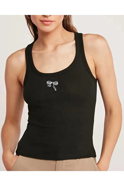 Moda Akai قميص نسائي أساسي بحزام سميك وتفاصيل فيونكة أمامية