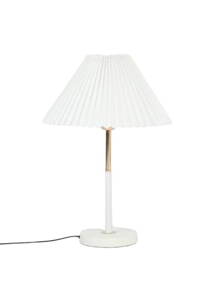 Gerenic A distinctive lampshade with a design that adds elegance and sophistication to the surrounding decor.