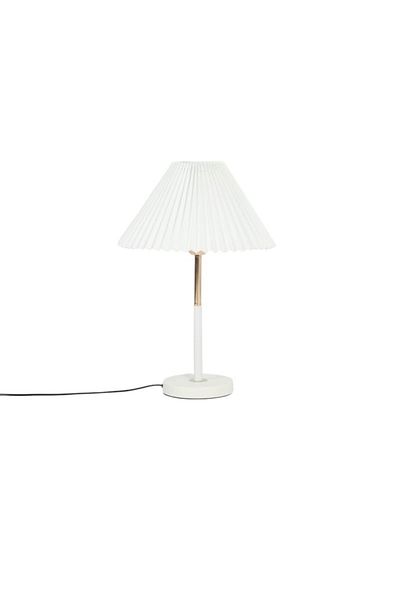 Gerenic A distinctive lampshade with a design that adds elegance and sophistication to the surrounding decor.