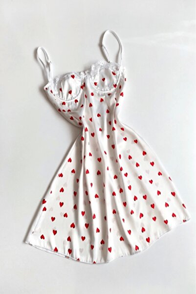 Gece İncisi Göğüs Dantel Detaylı Kalp Baskılı Saten Gecelik