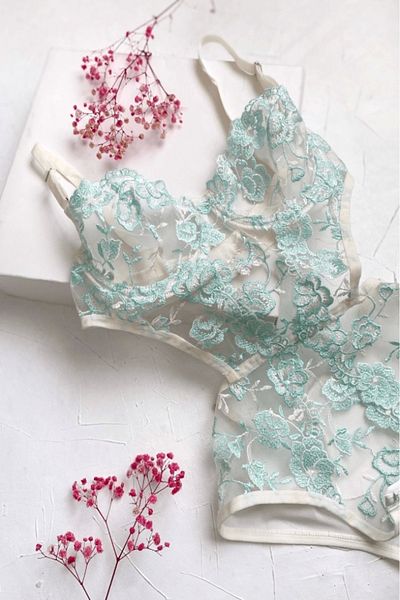 gc gece incisi Body - Design Floral Detaliat