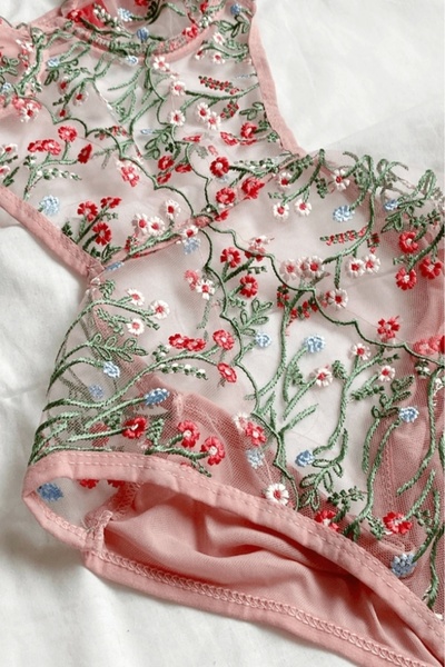 Gece İncisi Çiçek İşlemeli Detaylı Bodysuit