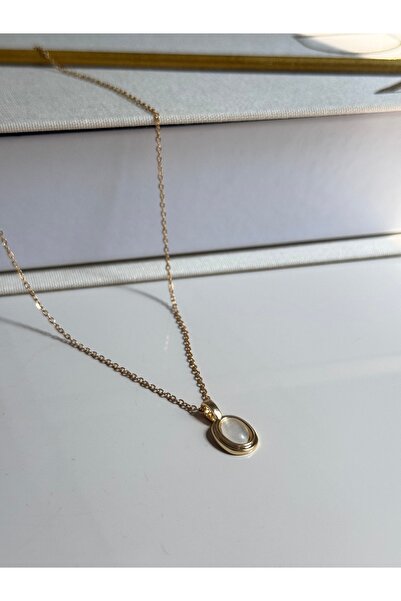 LEROSY CO. Oval Beyaz Taş Detaylı Altın Kaplama Kolye – Minimal ve Zarif Stil