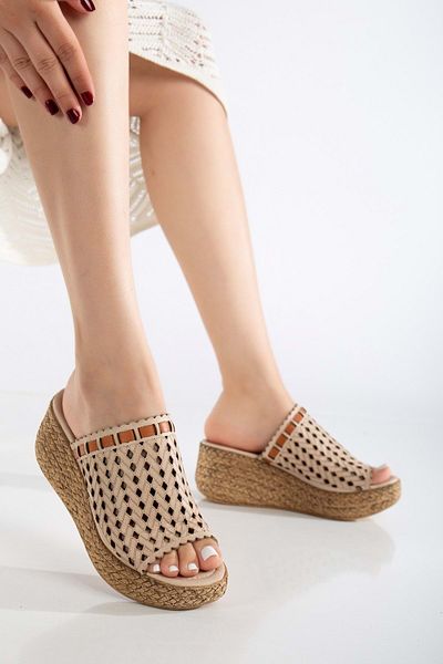 ANALİN SHOES Μπεζ γυναικείες παντόφλες με τακούνι από γνήσιο δέρμα λέιζερ