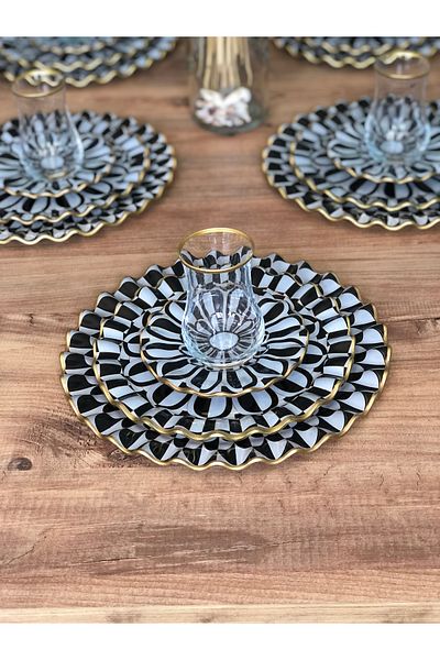 B&M 24 Piece Daisy Patterned Curved Breakfast Set