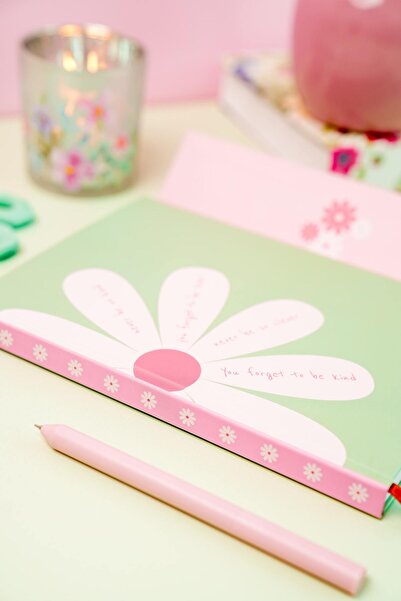 Matt Notebook A5 15x21 Mıknatıslı Kapak Defter Çizgili Papatya