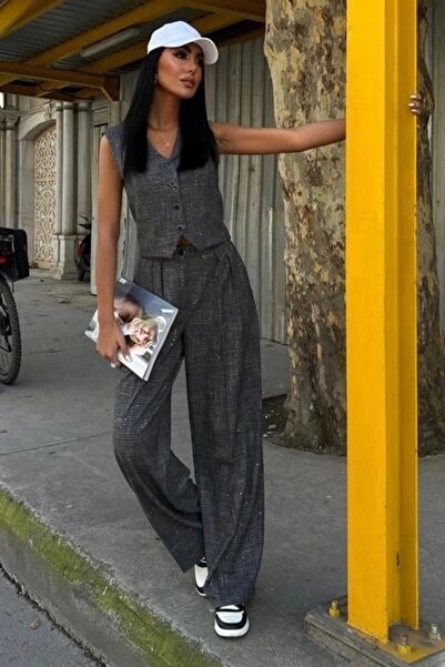 Genel Markalar Pul Payetli Ve Simli Yelekli Takım 10088