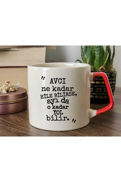 Tasarım "Even if the Hunter Knows How to Cheat, the Bear Too..." Like Array Replica Printed Mug