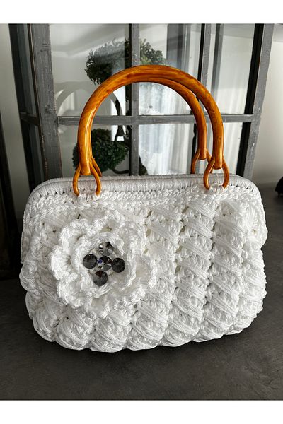 GÜLHOBİTASARIM White knitted handbag