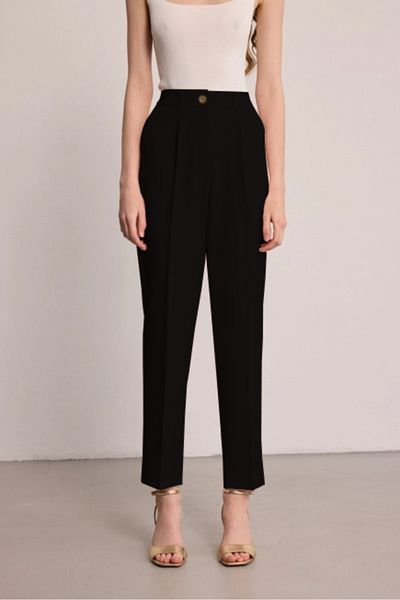 Gusto Pleated Cigarette Pants - Black