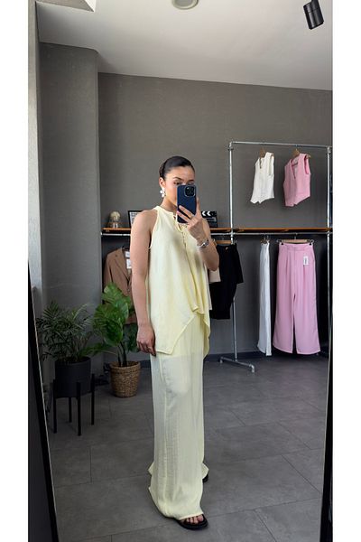 YOUR NAME Halter Neckline Zero Sleeve Loose Cut Blouse Pants Set