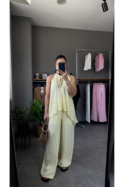 YOUR NAME Halter Neckline Zero Sleeve Loose Cut Blouse Pants Set