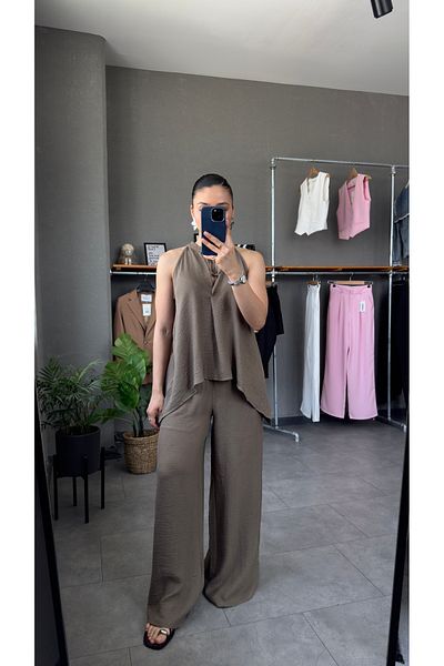 YOUR NAME Halter Neckline Zero Sleeve Loose Cut Blouse Pants Set