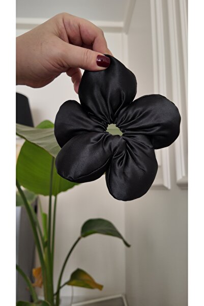 By Selen Suyolcu Fluffy Large Size Daisy Bagel Buckle