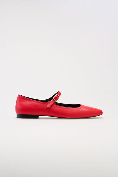 Perspective Red Shoes 0322