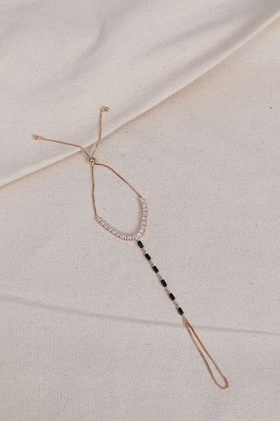 Süspüs Accessories Zircon Stone Black Stone Detailed Gold Color Şahmeran