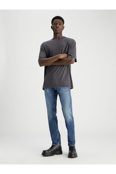 Calvin Klein Men Denim Medium Blue Slim Straight Jeans