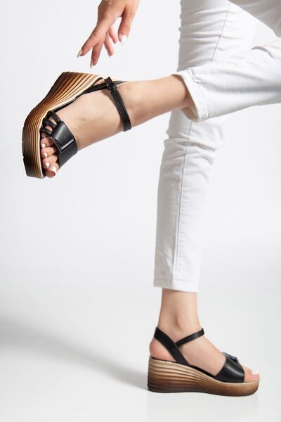 Hayalimdeki Ayakkabı Olmo Women's Black Skin Daily Orthopedic Sole Sandals