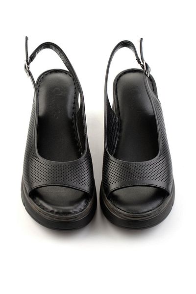 Bambi Black Leather Women's Sandals K05299112603