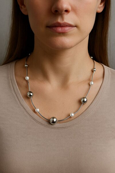 Goldmine قلادة VIP مفصلة باللؤلؤ الفاخر للسيدات