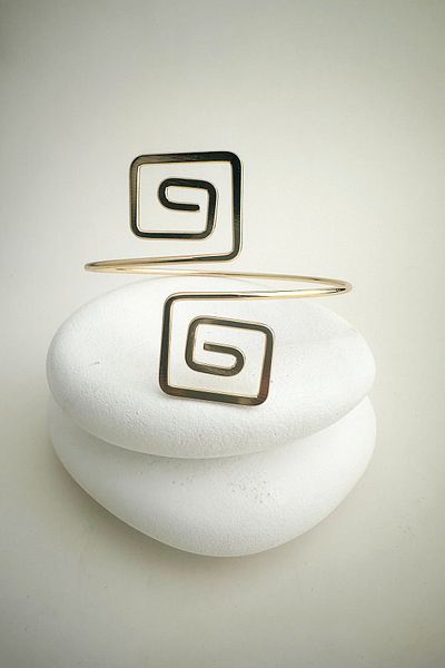 Modex Gold Color Square Geometric Shaped Arm Accessory (Diameter: 9cm)