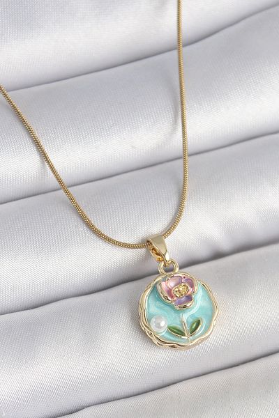 NEZADE STORE 316L Steel Gold Color Chain Blue Minimal Flower Embroidered Pearl Detail Portrait Model Women's Necklace