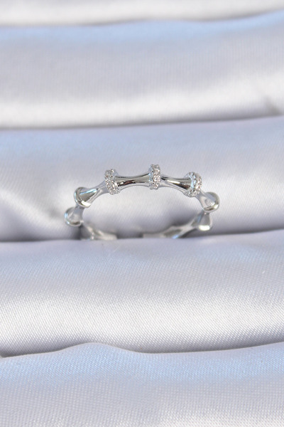 ELİZ BERRA MODA خاتم نسائي من النحاس الفضي اللون بحجر الزركون