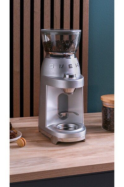 SMEG 50'S Style Retro Çelik Kahve Öğütme Makinesi CGF02SS