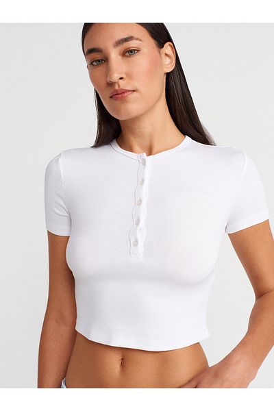 Dilvin 31647 Button Detailed Crop Top-White