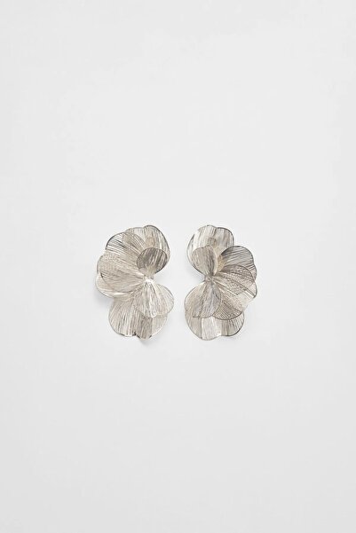 AURRARİ Silver Çiçek Yapraklı Ve Dokulu Çelik Küpe