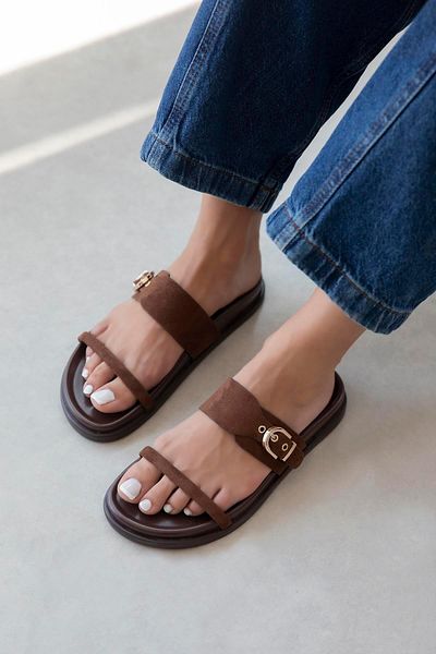 STRASWANS Zeus Women's Buckle Detail Daily Comfort Suede Slippers Brown