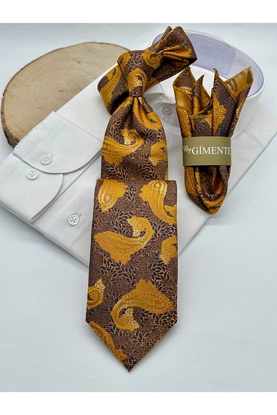 Gutiero Classic Tie with Gold Paisley Patterned Handkerchief