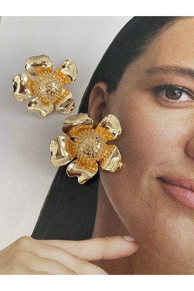 Pinery Jewels Pair of Midi Size Flower Women's Earrings