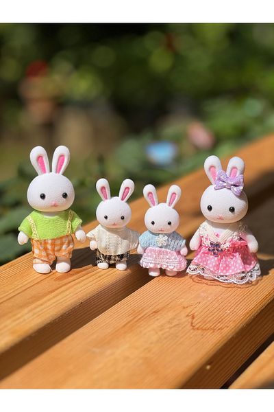 BETSY STUDIO Mini Rabbit Family Play Set