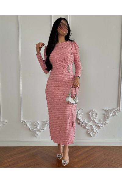 toog فستان بثنيات صغيرة متقاربة مع مشبك كريستالي