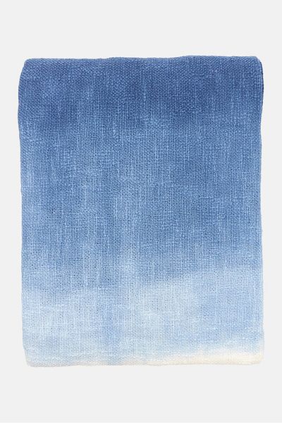 VCNY Home Ombre Throws 127 L x 152 W cm, Blue/White