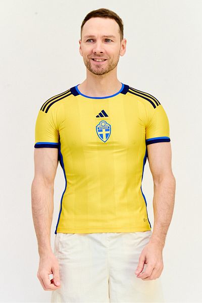 adidas Men Sportswear Fit Short Sleeves Sweden 22 Home Jersey, Yellow