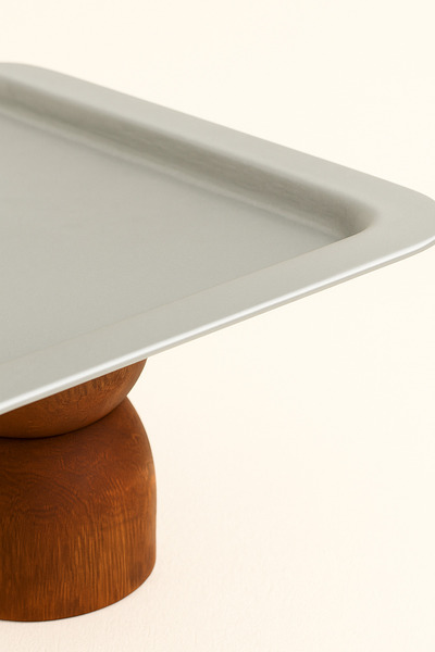 Mirilliahome Silver Presentation Plate with Wooden Legs, Square Presentation Plate and Serving Tray