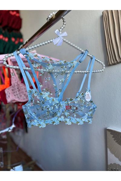HappyZEY Armida Blue Small Flower Patterned Underwire Brode Bra Set