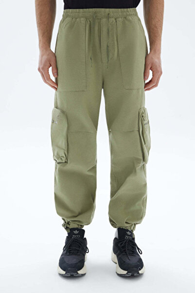 wecre8 Khaki Plain Cargo Pants By WECRE8