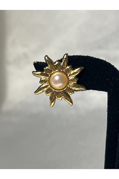 CEY ACCESSORY حلق على شكل زهرة مع تفاصيل لؤلؤية